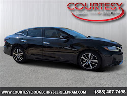 2023 Nissan Maxima SV